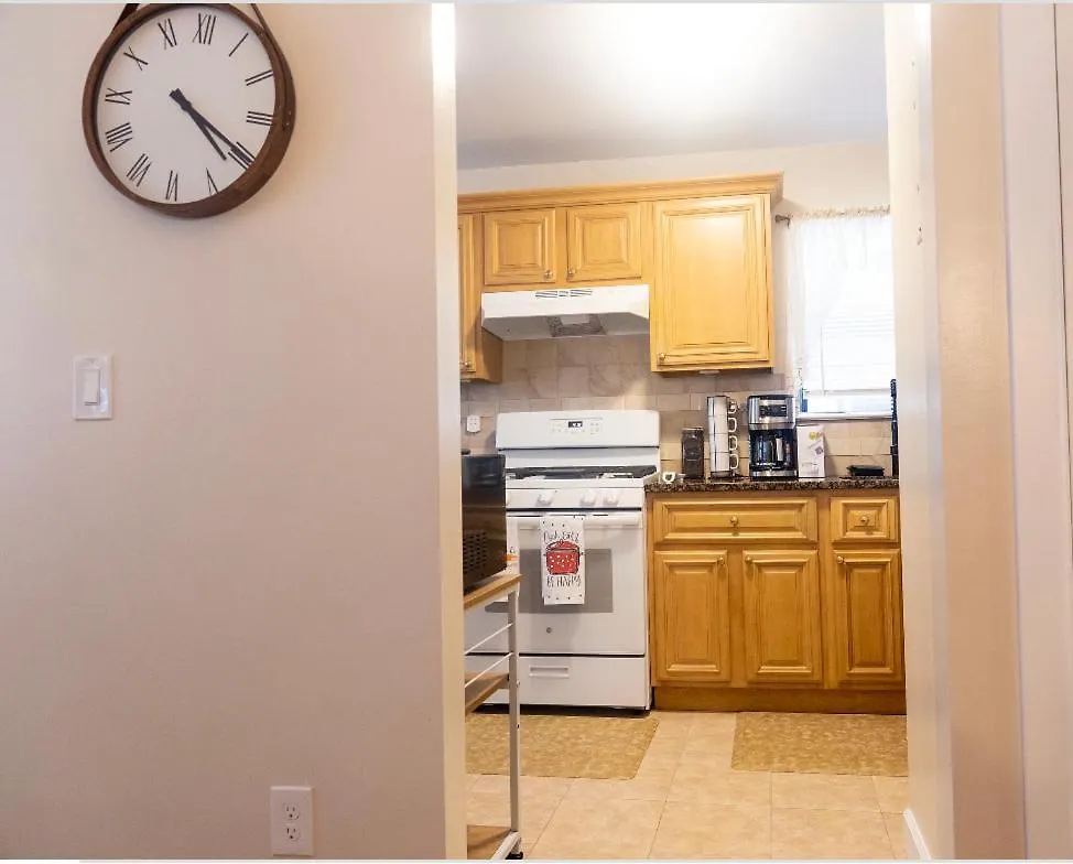 Chic Modern 2 Bed Apt Close To Jfk Нью-Йорк